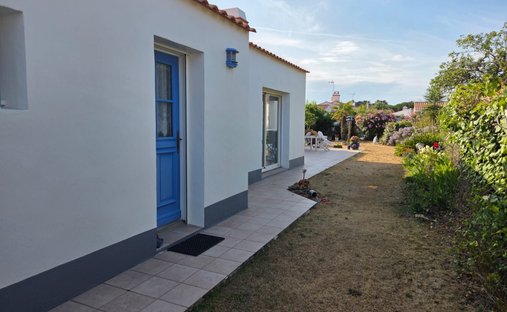 House in L'Épine, Pays de la Loire, France 1
