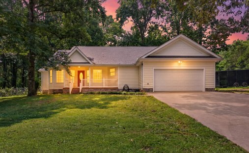 House in Palmyra, Tennessee, United States 1