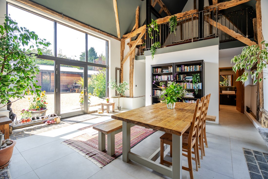 House in Milton Keynes, England 3 - 18417313