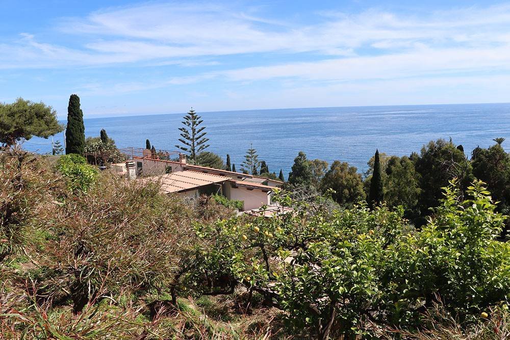 Villa in Bordighera, Liguria, Italy 1 - 18418469