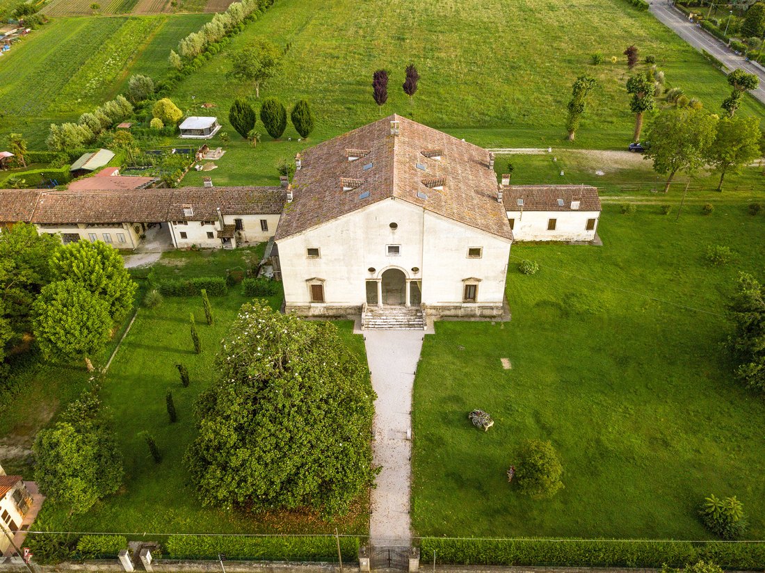 Villa in Center, Vicenza, Veneto 2 - 18412052