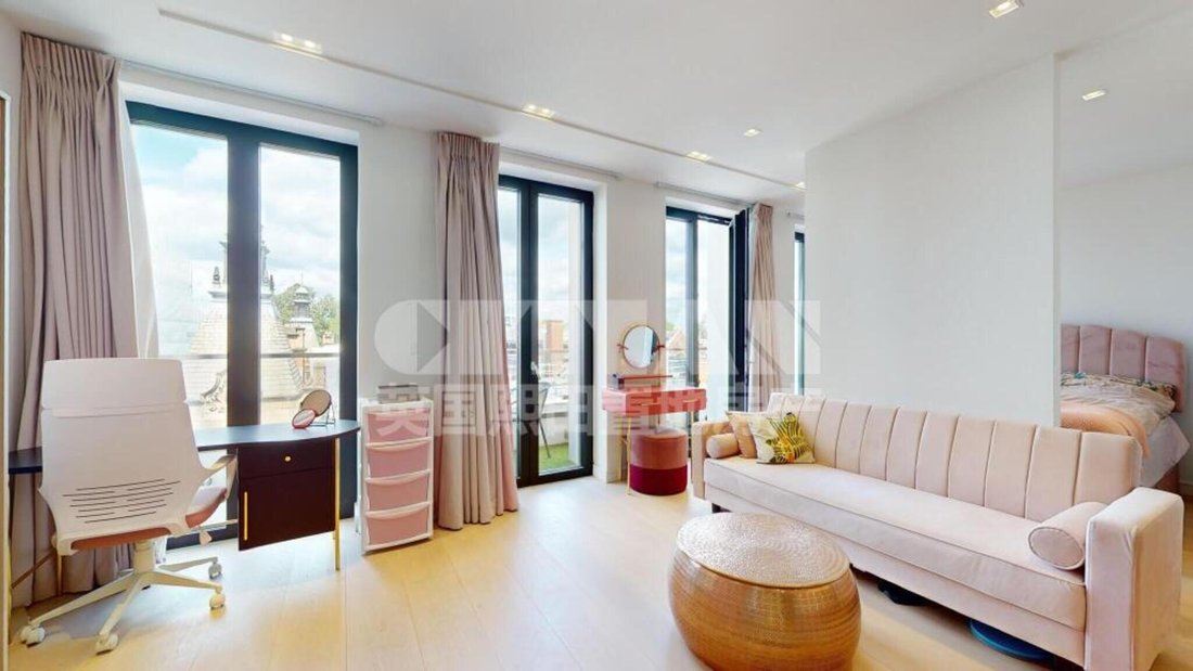 Apartment in WC2, Westminster, England 1 - 18413296