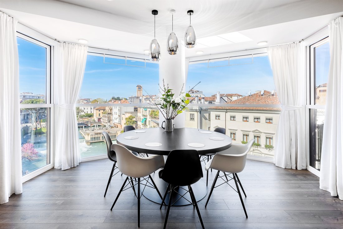 Apartment in Cathedral - Piazza dei Signori, Treviso, Italy 1 - 18412065
