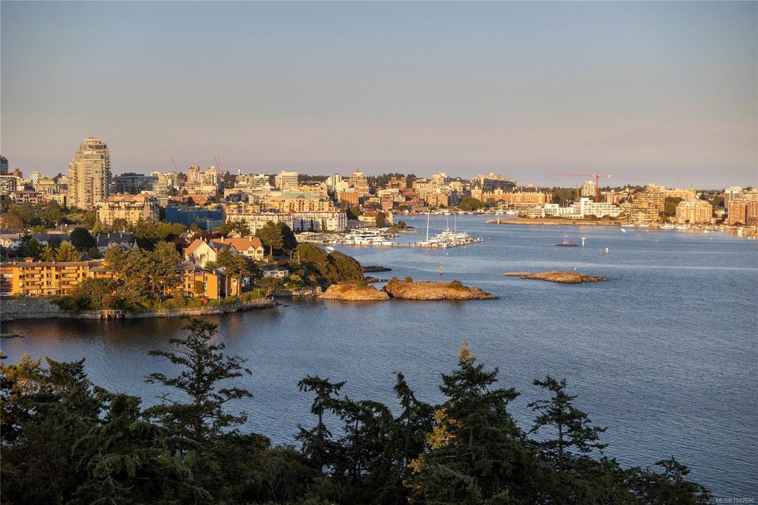House in Victoria, British Columbia, Canada 2 - 18415858