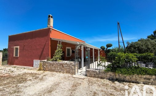 Villa in Castellana Grotte, Apulia, Italy 1