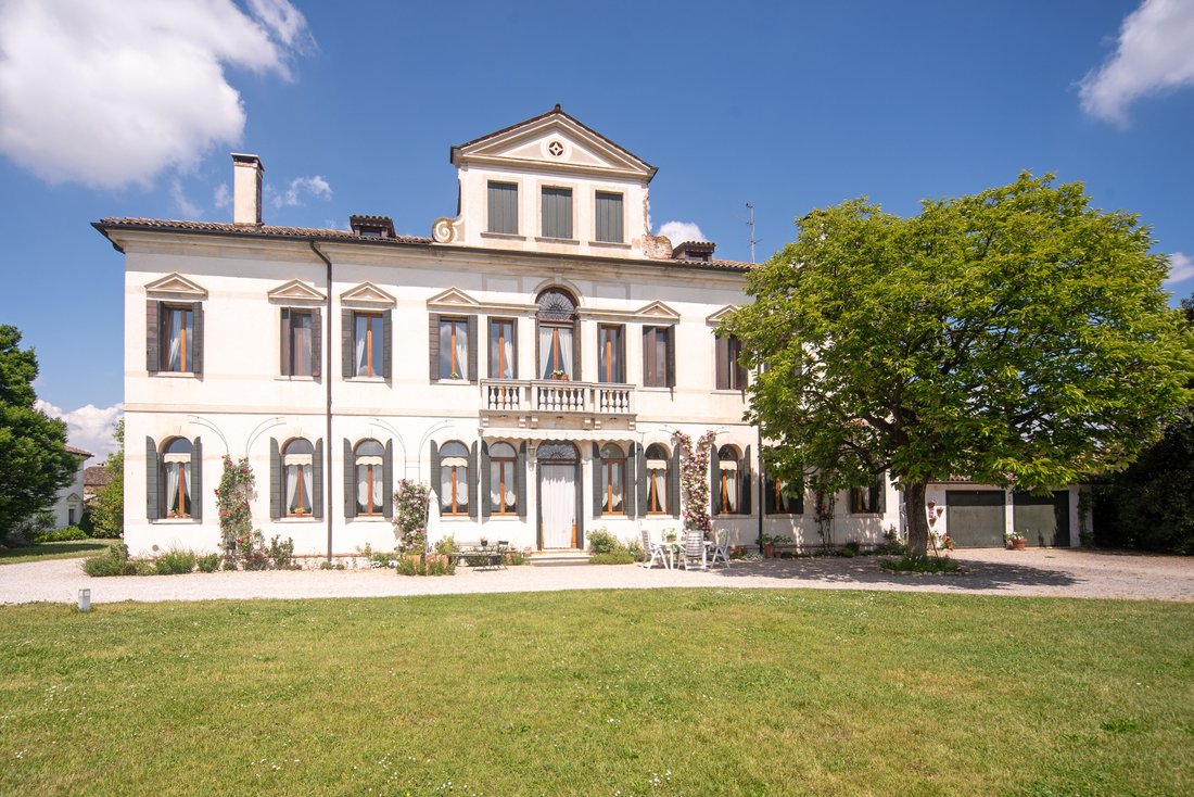 Villa in Cathedral - Piazza dei Signori, Treviso, Italy 1 - 18412093