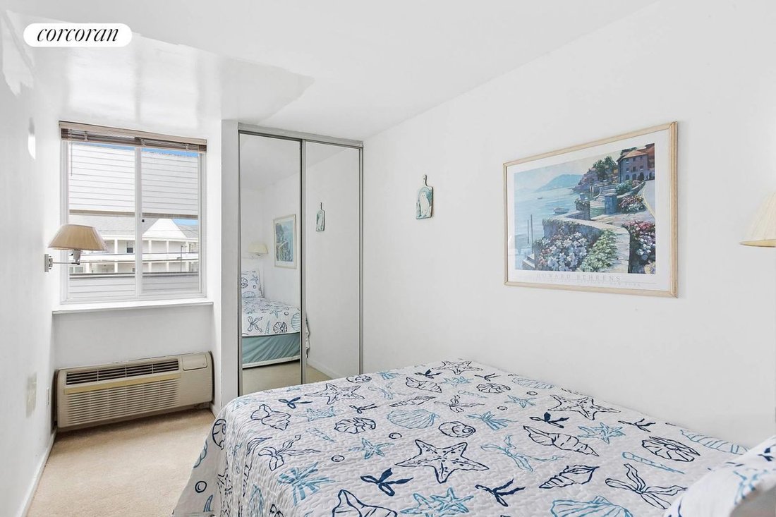 Westhampton Beach, New York, United States 5 - 17704443