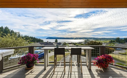 House in Clinton, Washington, United States 1
