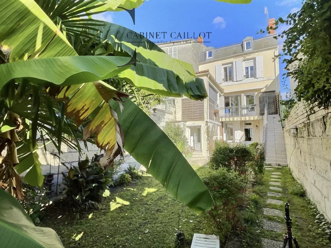 House in La Fenetre, Saintes, France 3 - 18411983