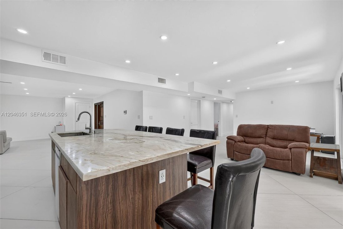 Casa a Cutler Bay, Florida, Stati Uniti 4 - 18409320