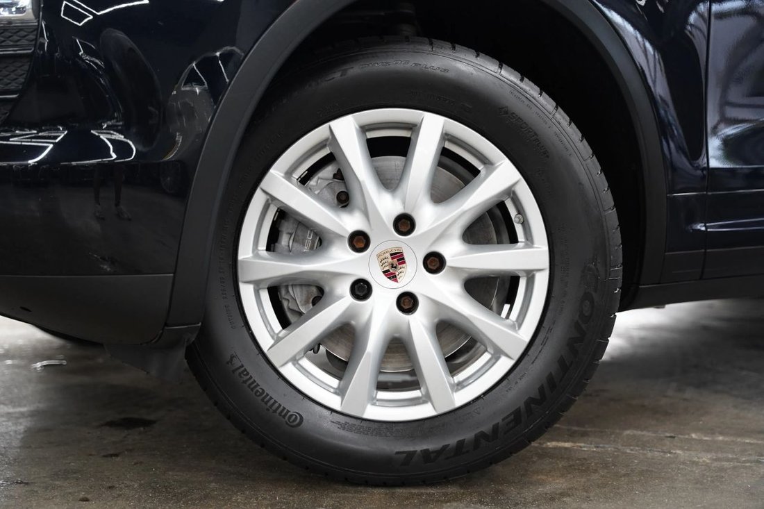 Suv in Pompano Beach, FL, United States 3 - 18409661