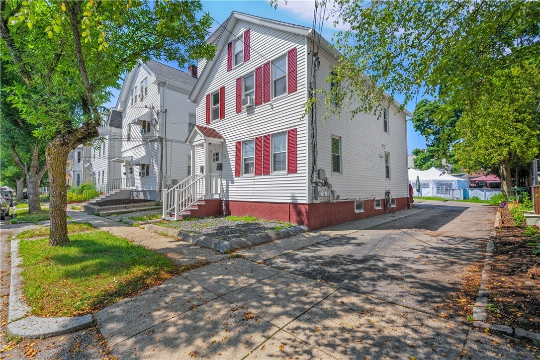 East Providence, Rhode Island, United States 1 - 18411061