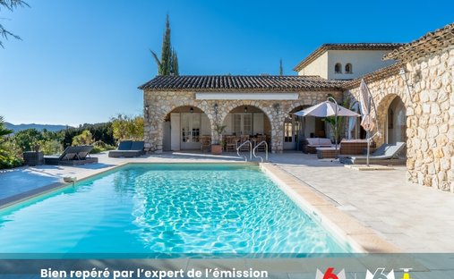 House in Ouest, Peymeinade, France 1