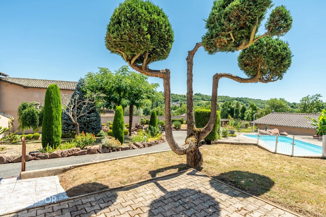 Estate in Liergues, Porte des Pierres Dorees, France 1 - 18413999
