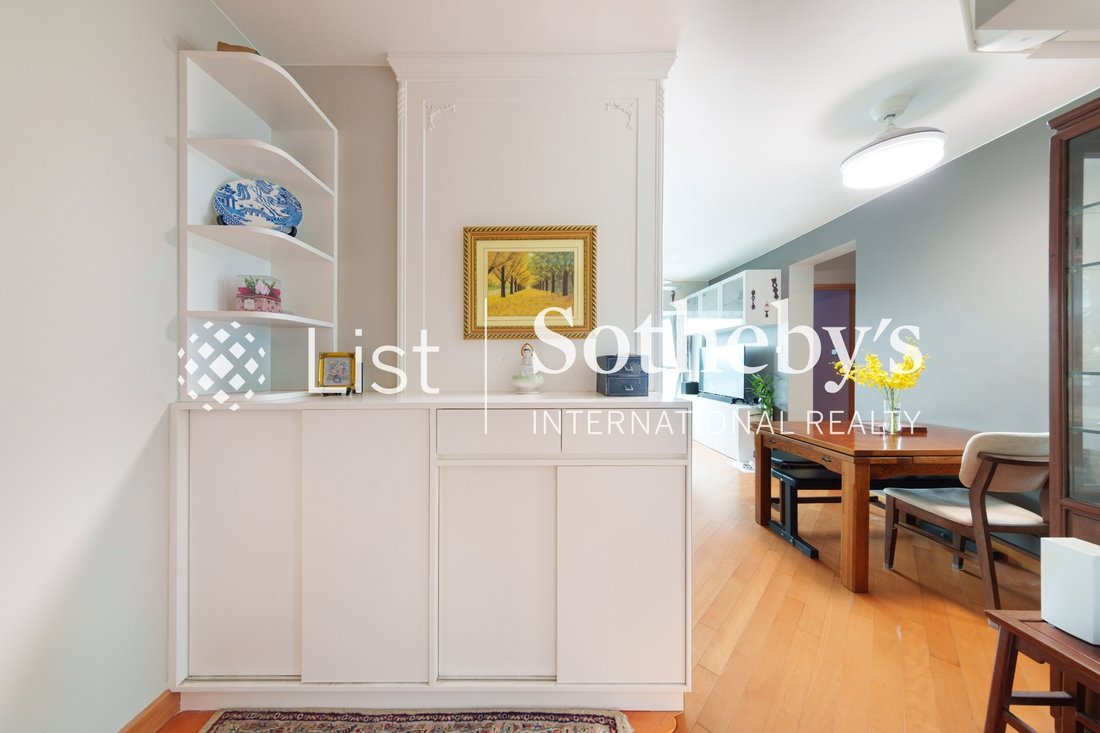 Apartment in Ap Lei Chau, Hong Kong 3 - 18411782