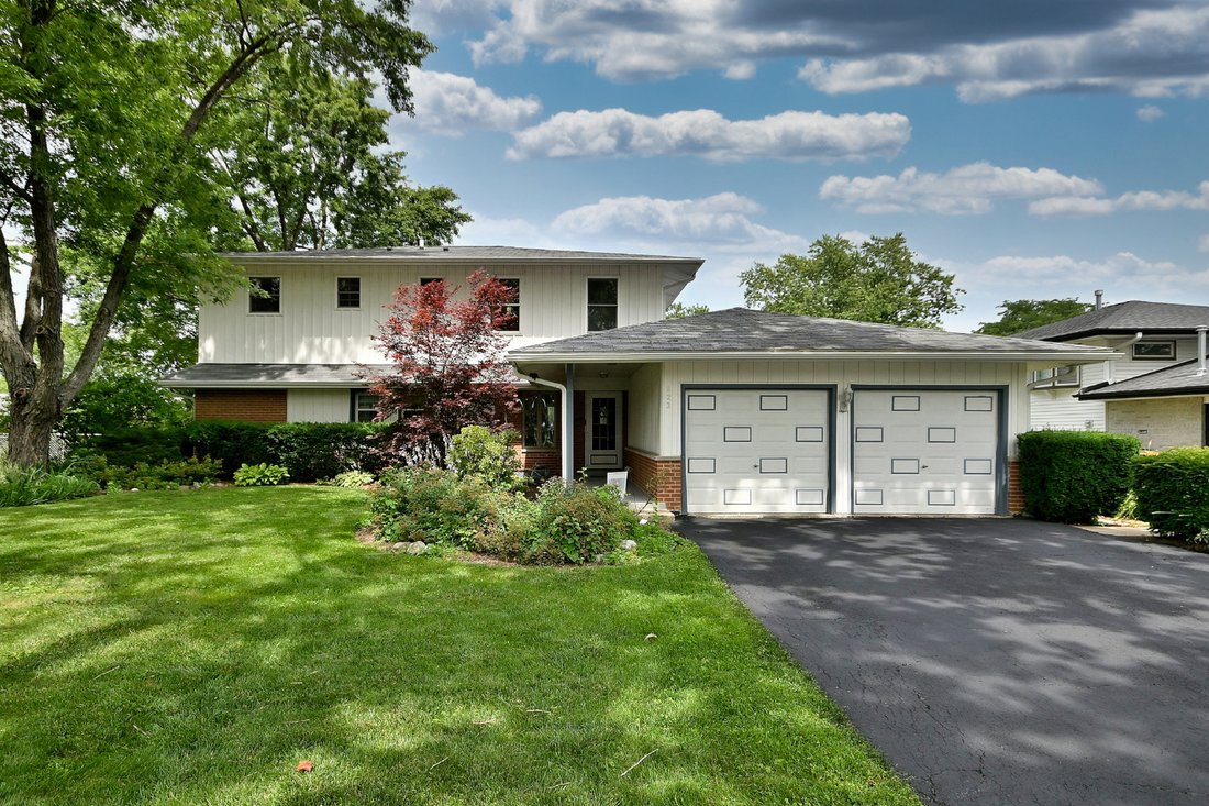 House in Elk Grove Village, Illinois, United States 2 - 18413652