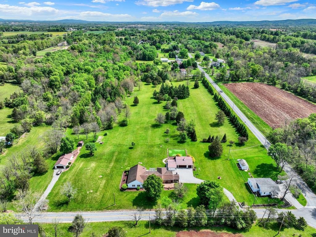 House in New Oxford, Pennsylvania, United States 4 - 18409066