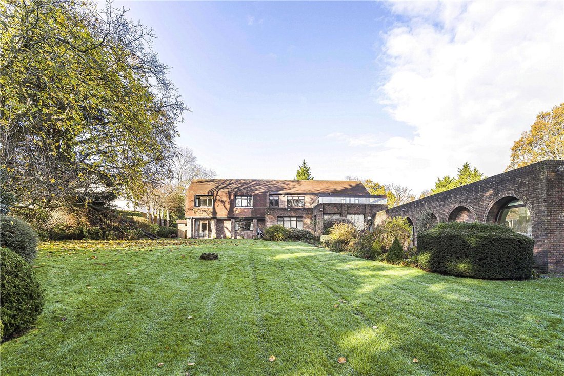 House in Barnet, England 2 - 18413298