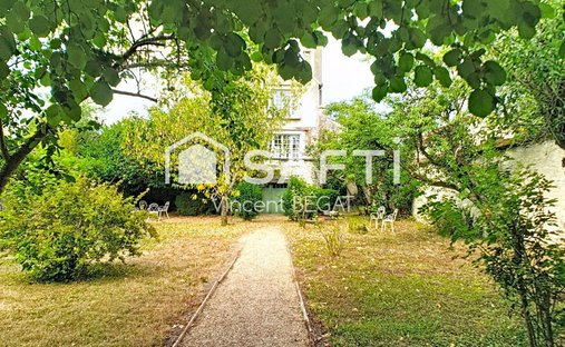 House in Moret-Loing-et-Orvanne, Ile-de-France, France 1