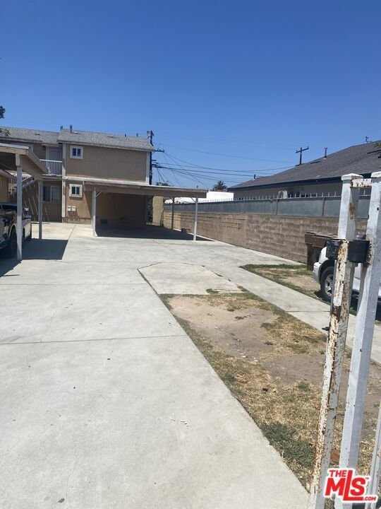 Los Angeles, California, United States 2 - 18419285