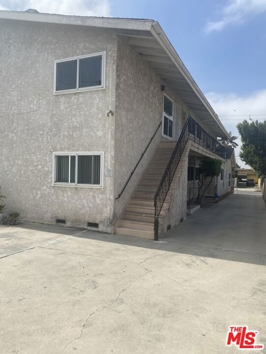 Inglewood, California, United States 3 - 18419280