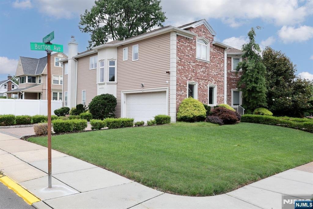 House in Hasbrouck Heights, New Jersey, United States 3 - 18418224