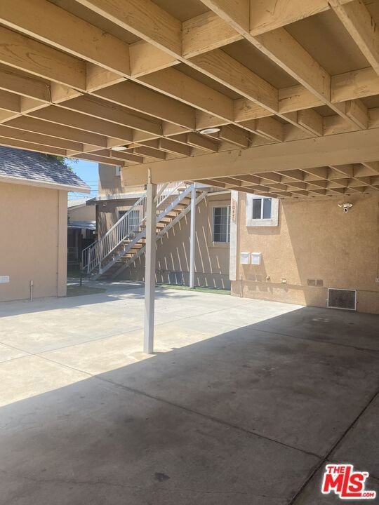 Los Angeles, California, United States 4 - 18419285