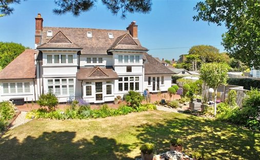 House in Milford on Sea, England 1