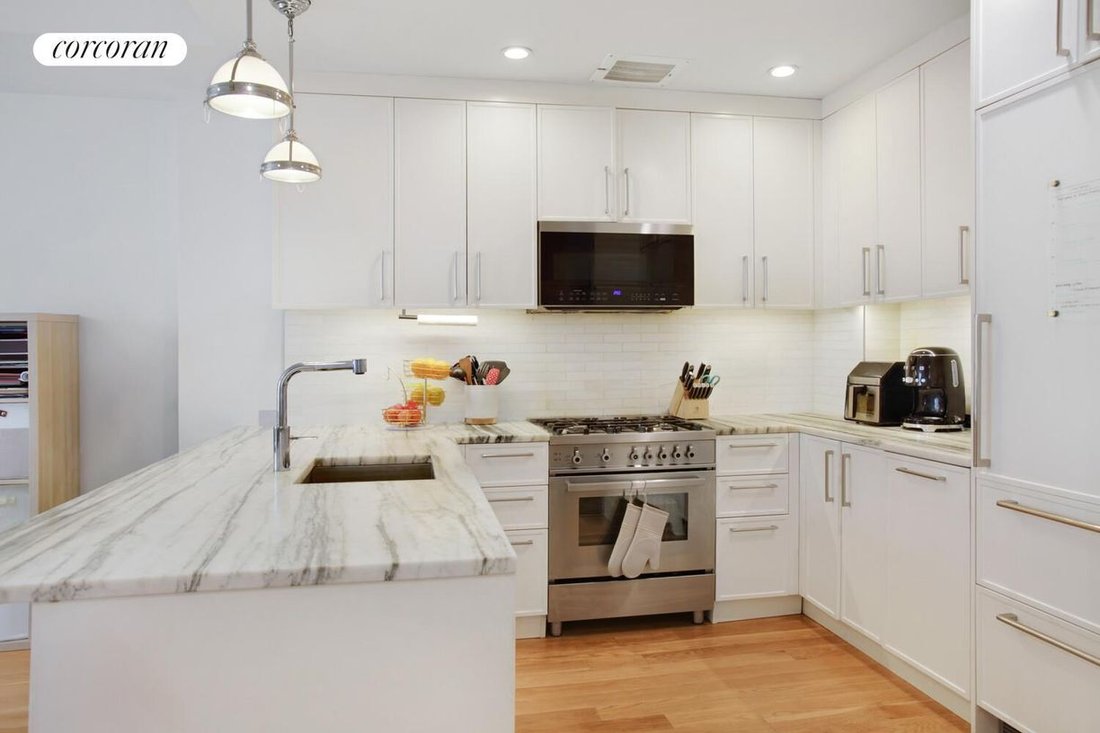 Condo in New York, New York, United States 3 - 18263888