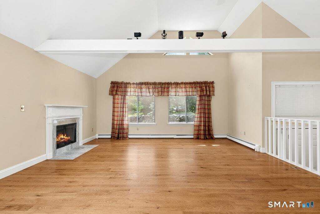 House in Newtown, Connecticut, United States 4 - 18184748
