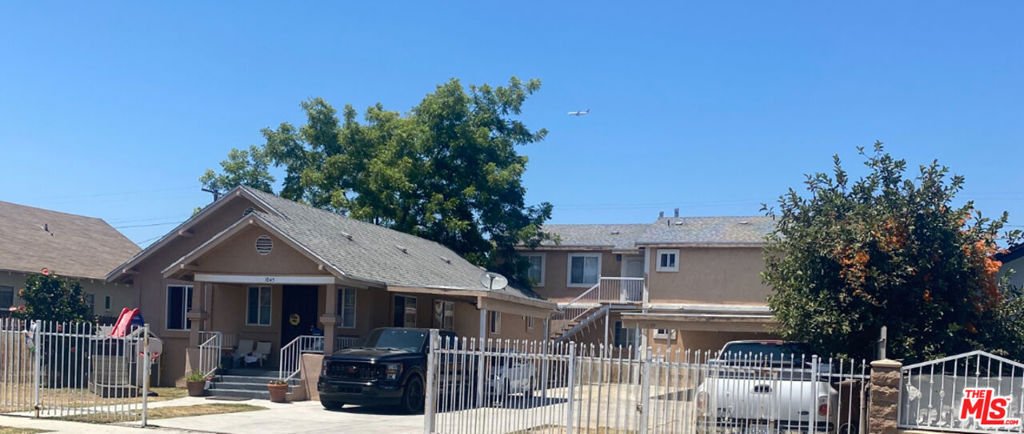 Los Angeles, California, United States 1 - 18419285