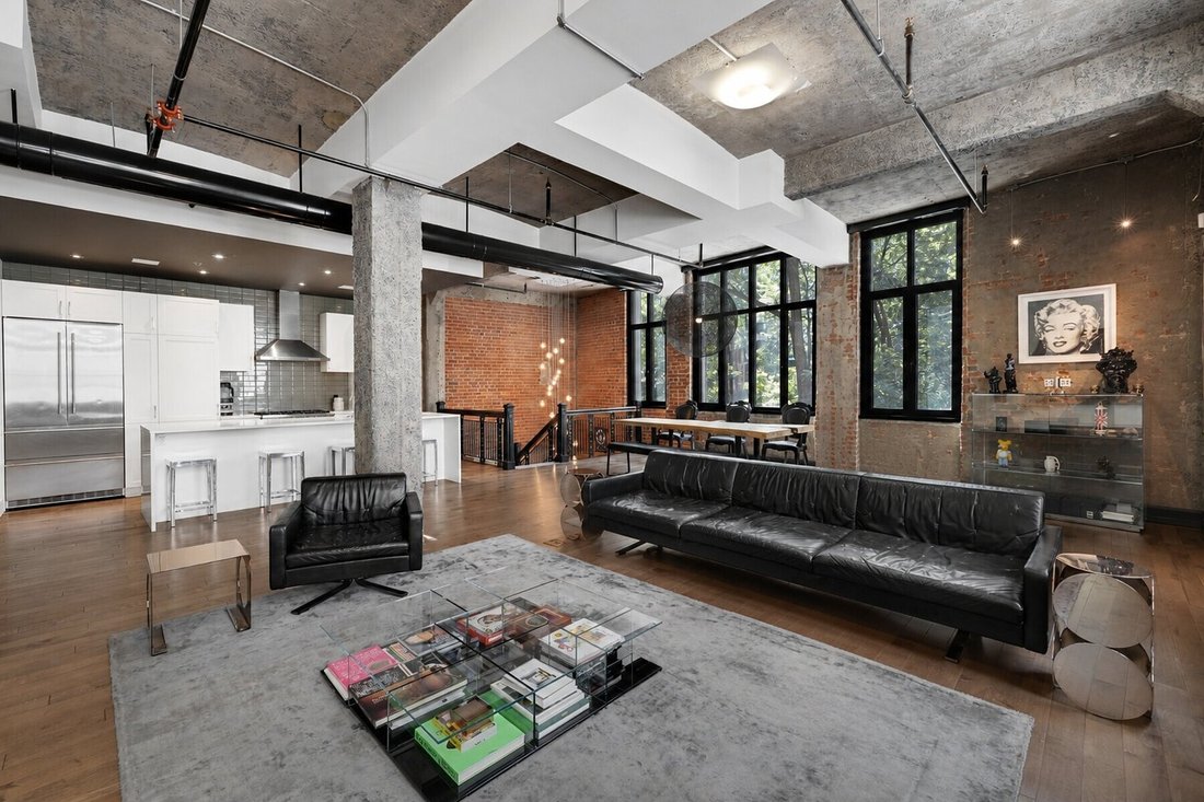 Condo in Montreal, Quebec, Canada 1 - 18419375