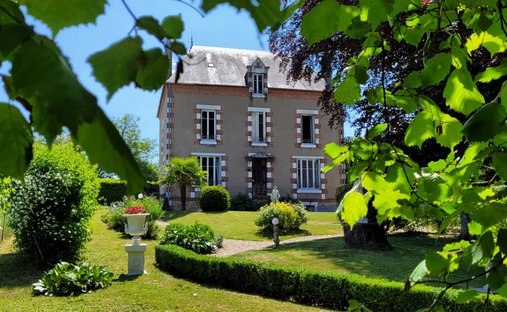 Villa in Henrichemont, Centre-Val de Loire, France 1