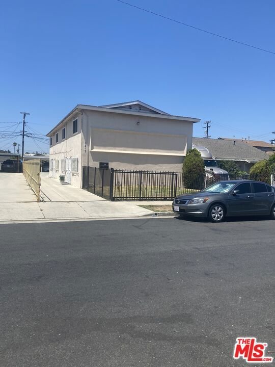 Los Angeles, California, United States 1 - 18419281