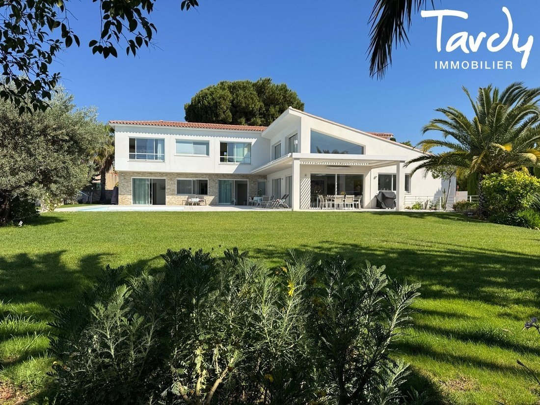 Haus in Saint-Cyr-sur-Mer, Provence-Alpes-Côte d'Azur, Frankreich 1 - 18418276