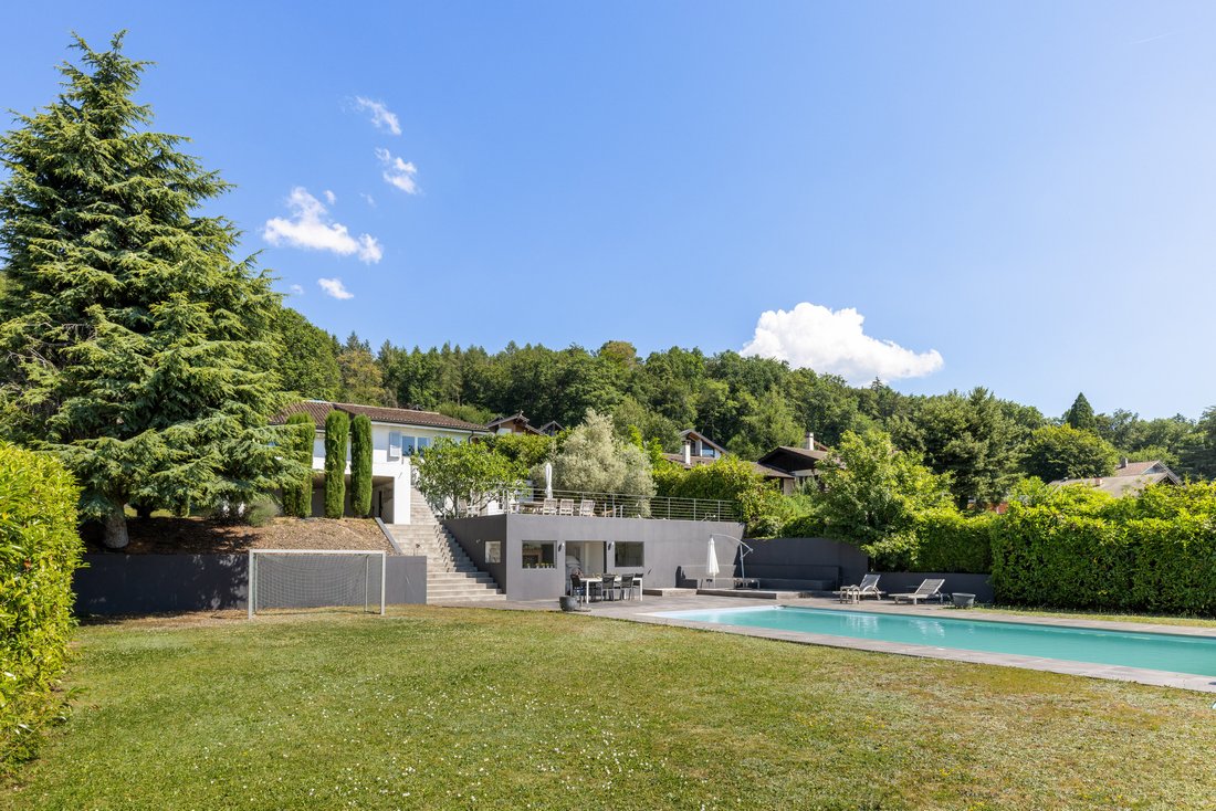 House in Genolier, Vaud, Switzerland 3 - 18419386