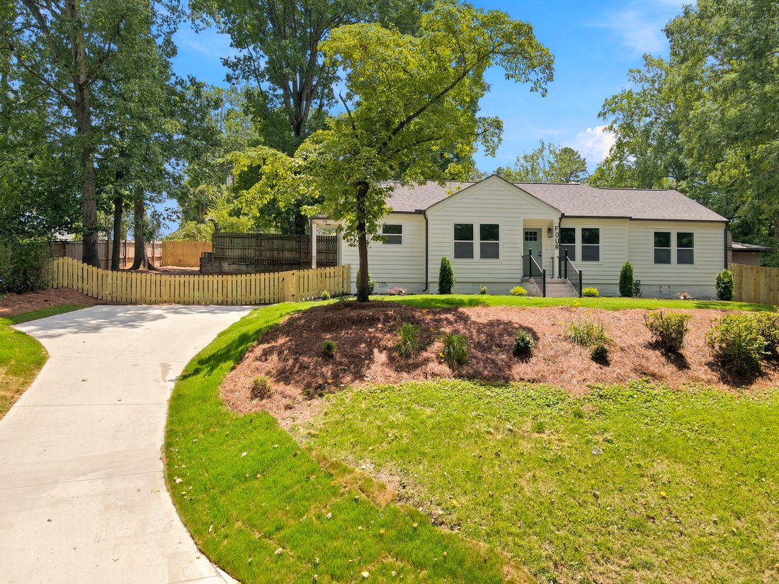 Greenville, South Carolina, United States 2 - 18419425