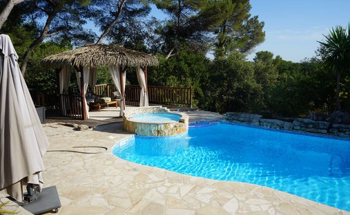 Villa in Nord, Roquefort-les-Pins, France 1