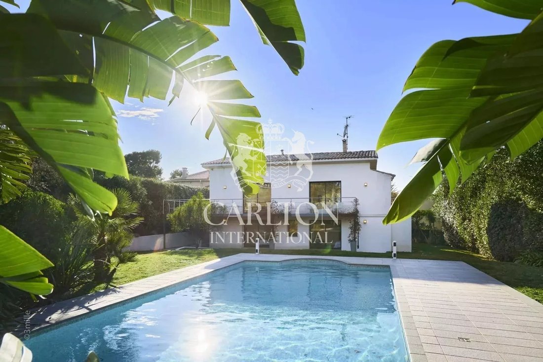 Villa in Antibes, Provence-Alpes-Côte d'Azur, France 3 - 18419569