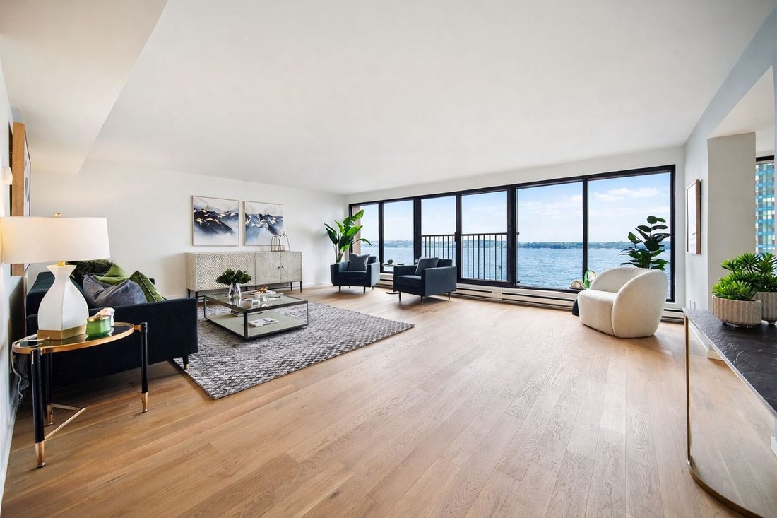 Condo in Toronto, Ontario, Canada 1 - 15938249