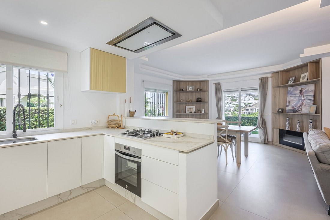 Apartment in Benahavis, Andalusia, Spain 4 - 18293577