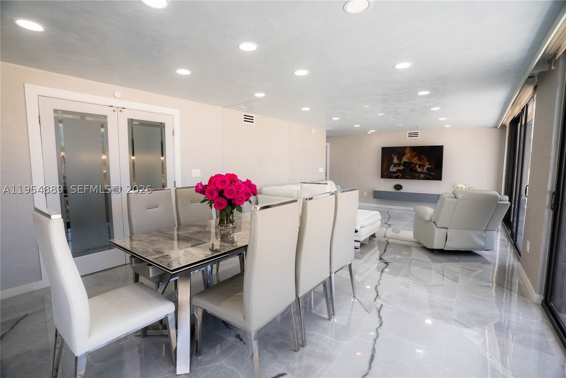 Condo in Sunny Isles Beach, Florida, United States 3 - 17202393
