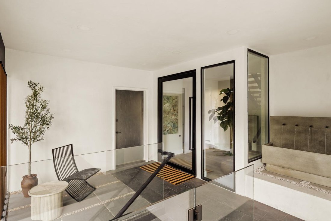 House in Los Angeles, California, United States 3 - 18419515