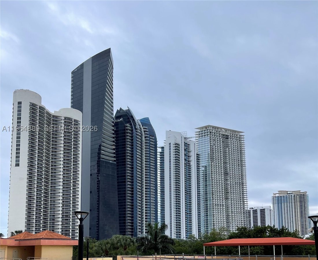 Condo in Sunny Isles Beach, Florida, United States 1 - 17202393