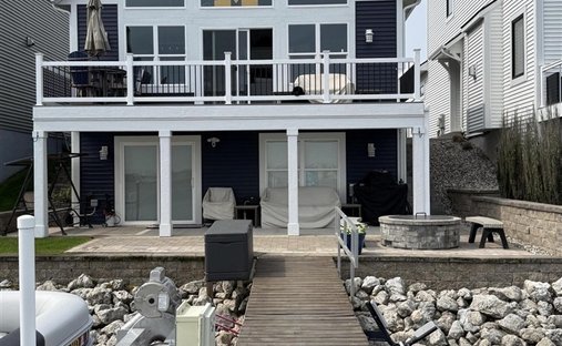 Condo in Roosevelt Park, Michigan, United States 1