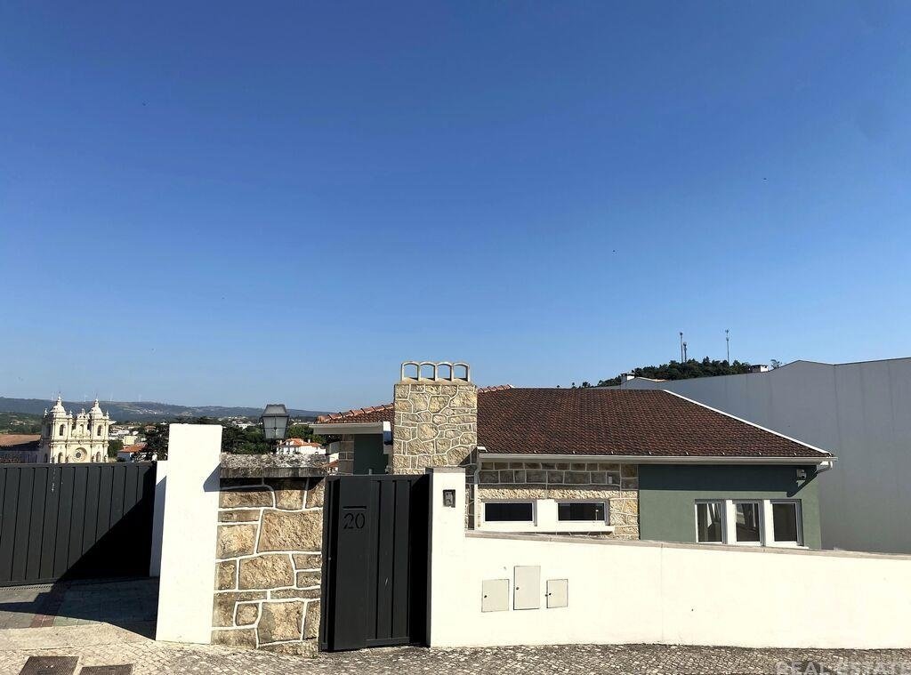 Townhouse in Alcobaca e Vestiaria, Leiria District, Portugal 1 - 18419816