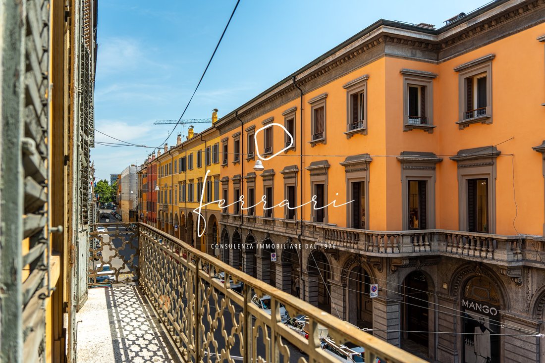 Apartment in Historic Center, Modena, Emilia-Romagna 4 - 18305236
