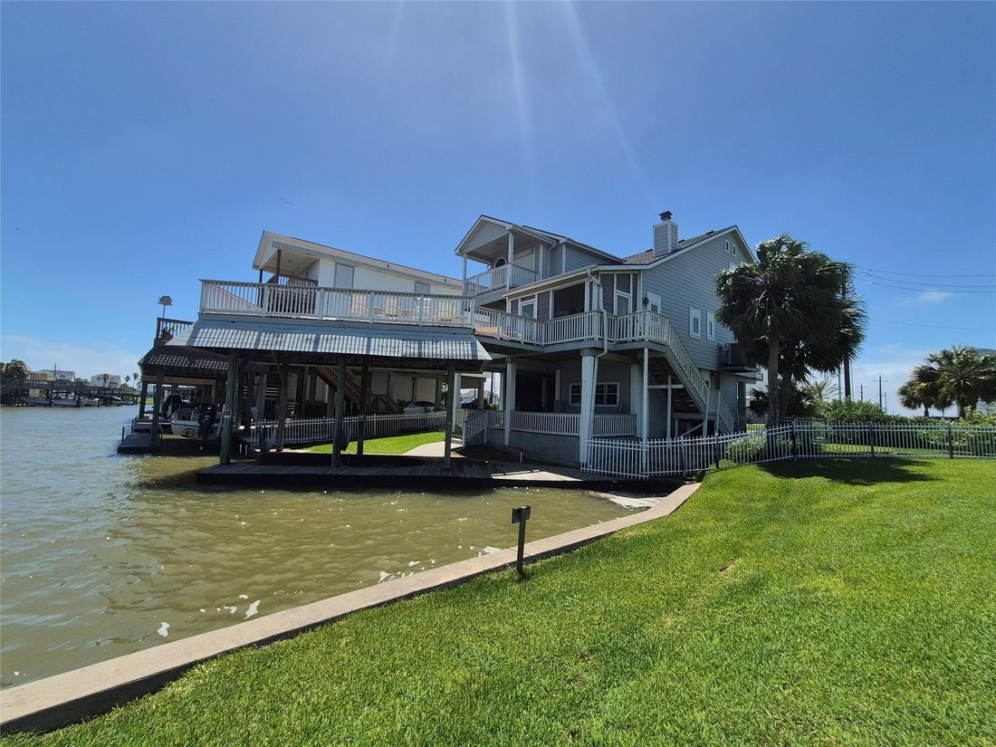 House in Galveston, Texas, United States 3 - 18420091