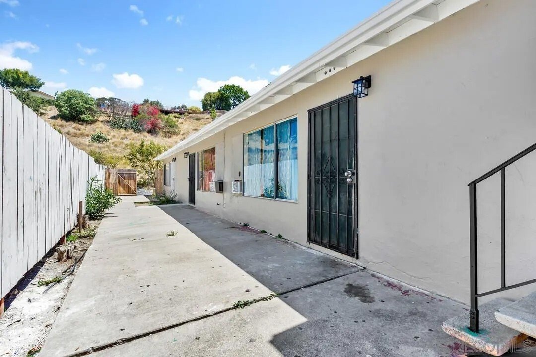 San Diego, California, United States 3 - 18419830
