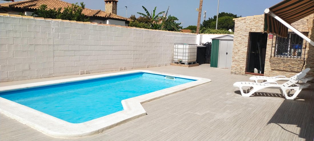 Chalet in Chiclana de la Frontera, Andalusia, Spain 3 - 16976817